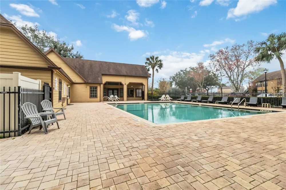 320 BLACK OAK COURT #107 Altamonte Springs, FL 32701