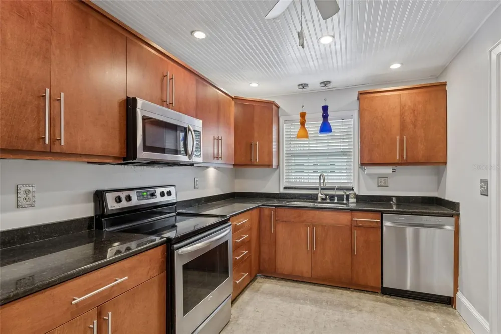 139 BLUFF VIEW DRIVE #110 Belleair Bluffs, FL 33770