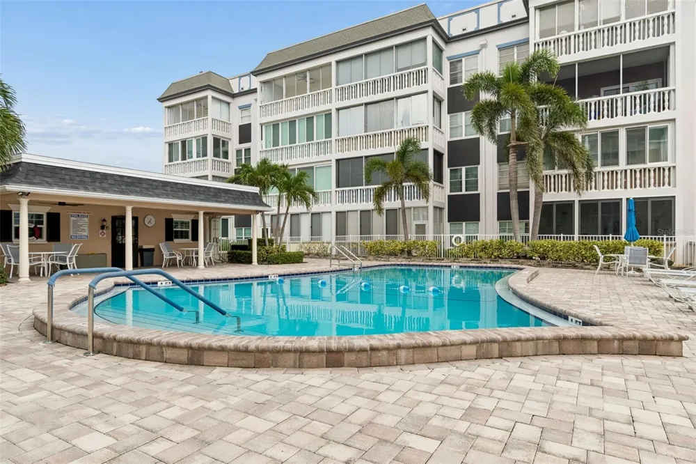 139 BLUFF VIEW DRIVE #110 Belleair Bluffs, FL 33770
