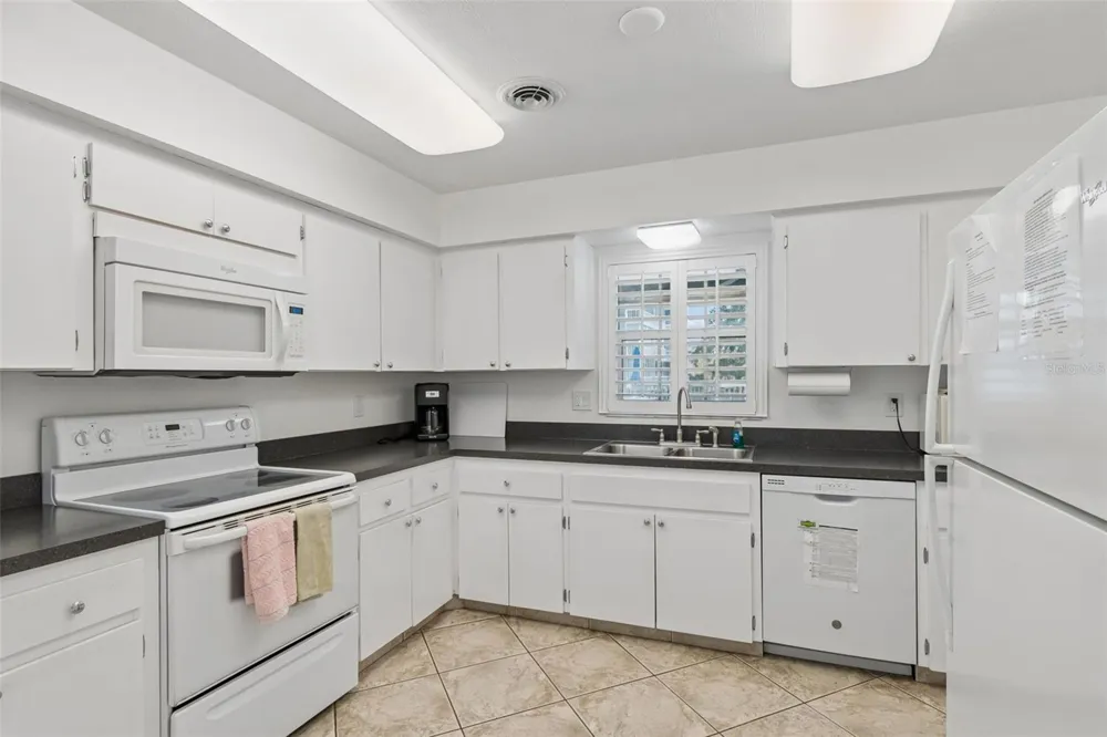 139 BLUFF VIEW DRIVE #110 Belleair Bluffs, FL 33770