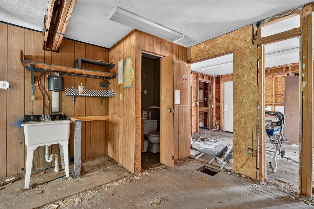 7820 Cascade Road SE Ada, MI 49301