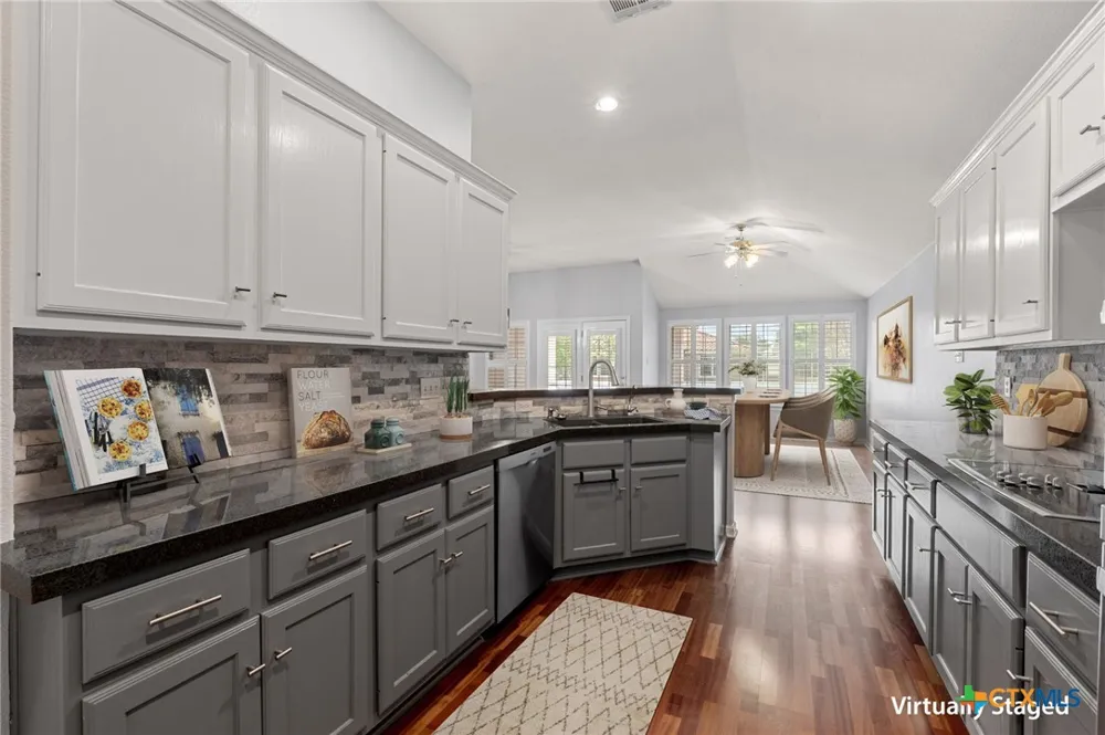 30388 Ledgemont Ln Georgetown, TX 78628