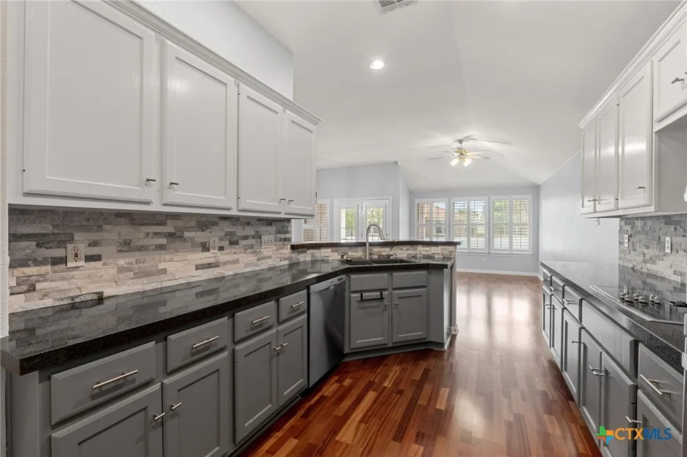 30388 Ledgemont Ln Georgetown, TX 78628