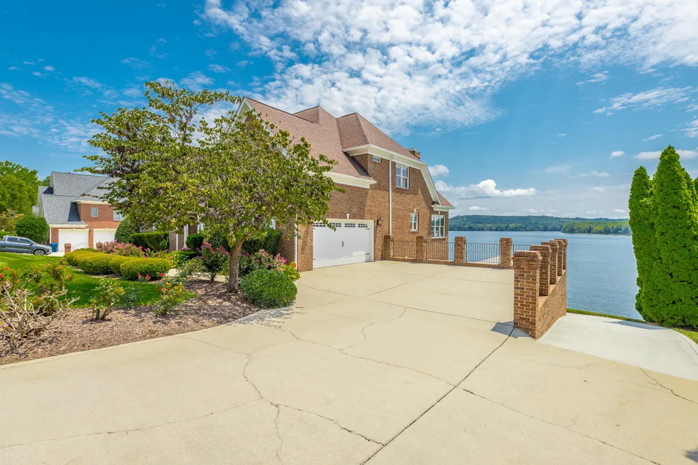 2611 Heron Cove Lane Soddy Daisy, TN 37379