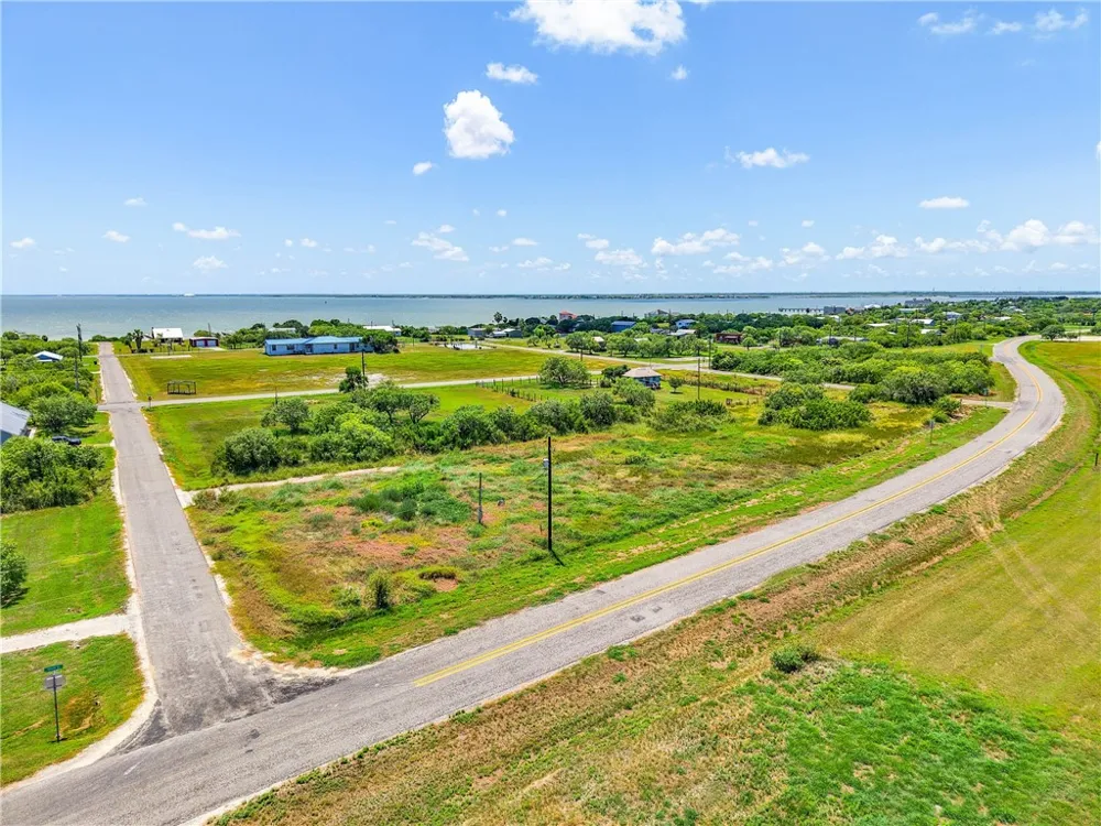 303 Plummer Avenue Bayside, TX 78340