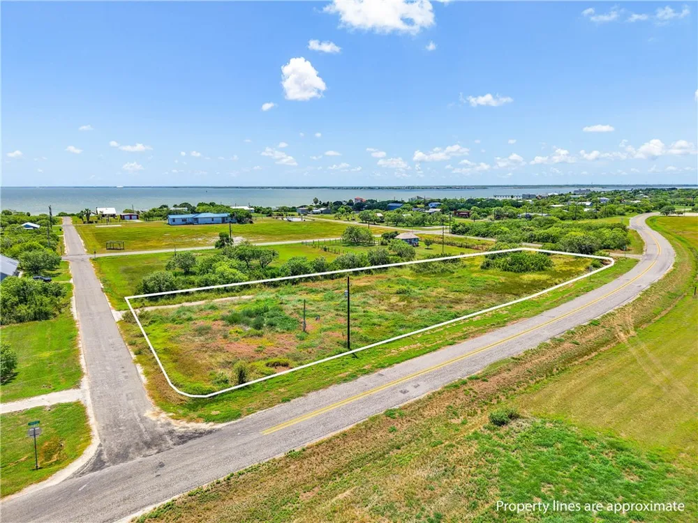 303 Plummer Avenue Bayside, TX 78340