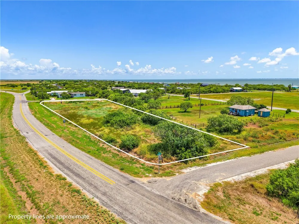 303 Plummer Avenue Bayside, TX 78340