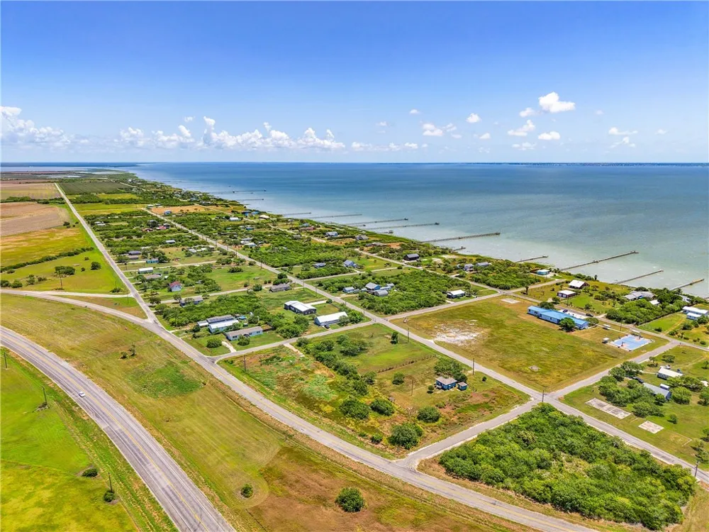 303 Plummer Avenue Bayside, TX 78340