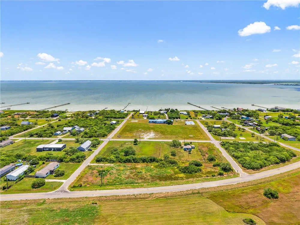 303 Plummer Avenue Bayside, TX 78340
