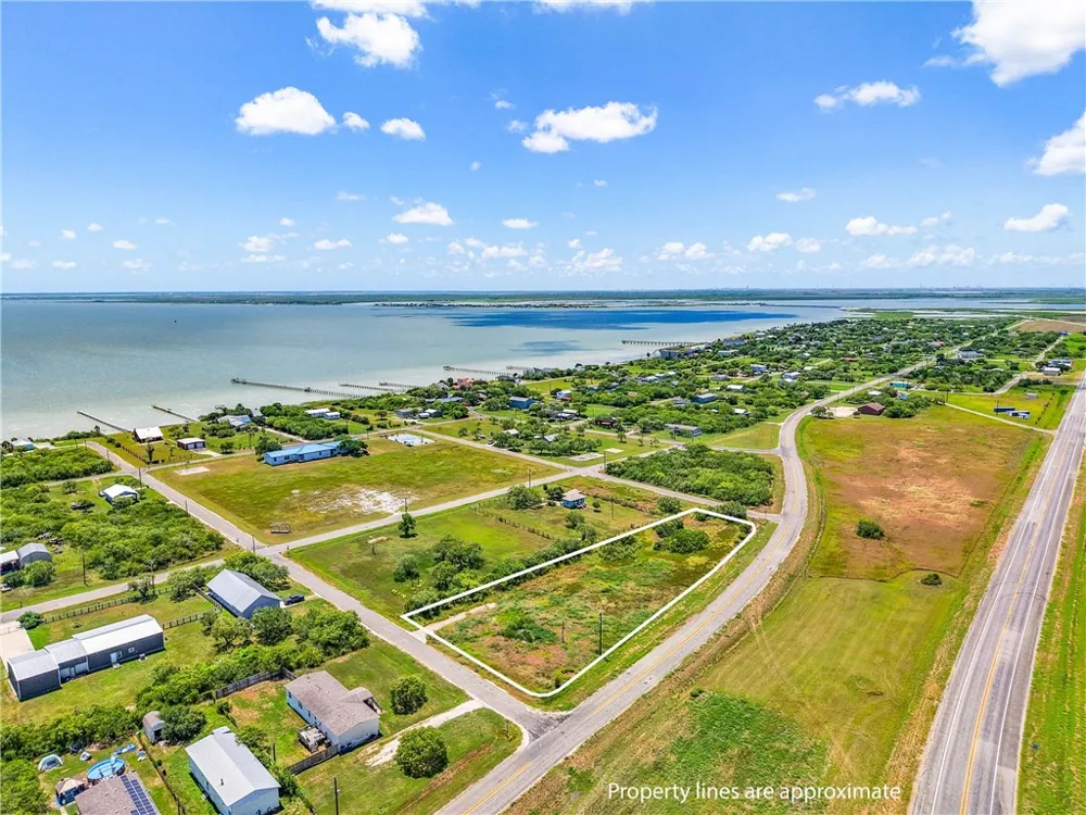 303 Plummer Avenue Bayside, TX 78340