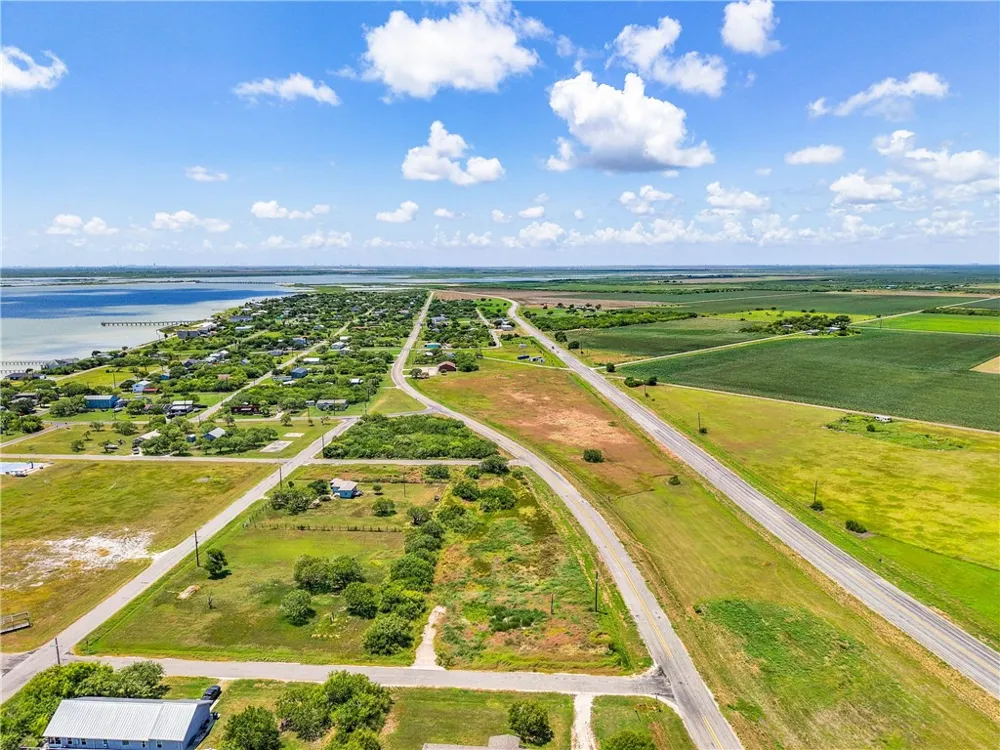 303 Plummer Avenue Bayside, TX 78340