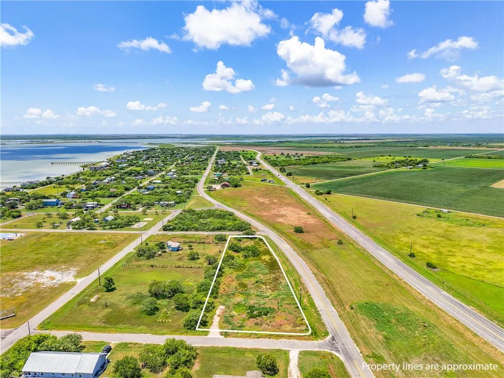 303 Plummer Avenue Bayside, TX 78340