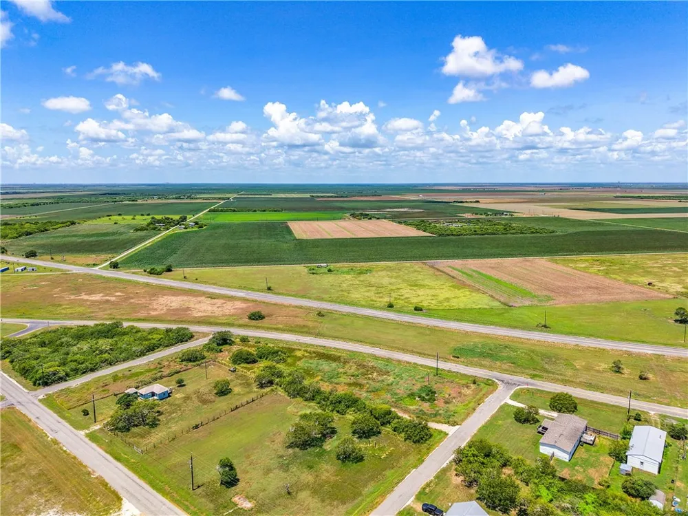 303 Plummer Avenue Bayside, TX 78340