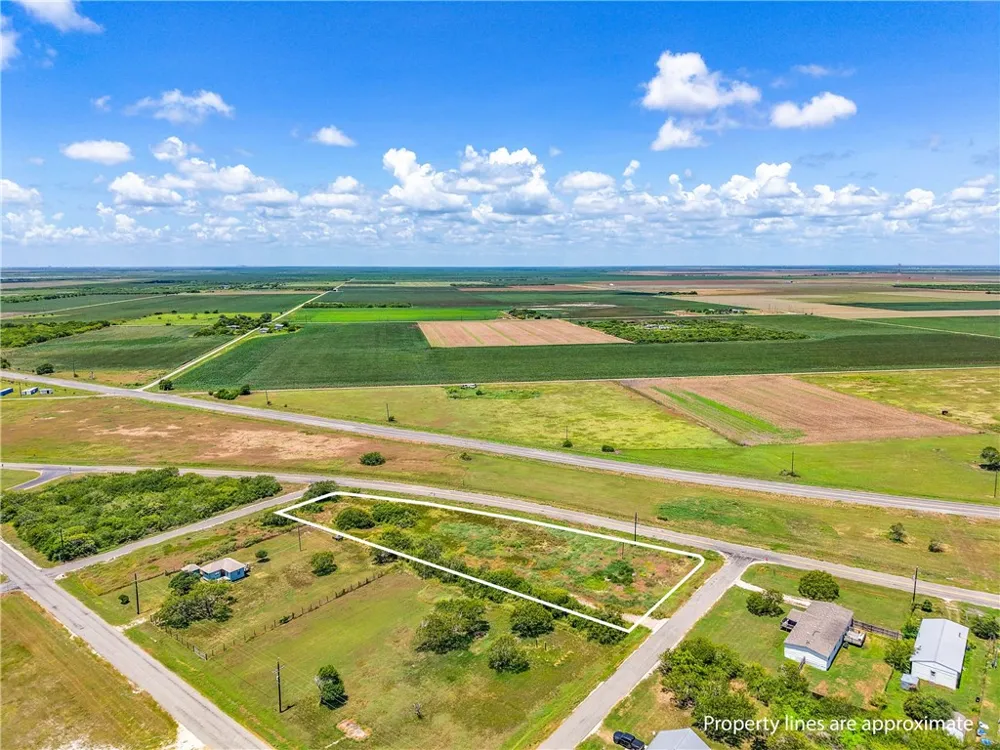 303 Plummer Avenue Bayside, TX 78340
