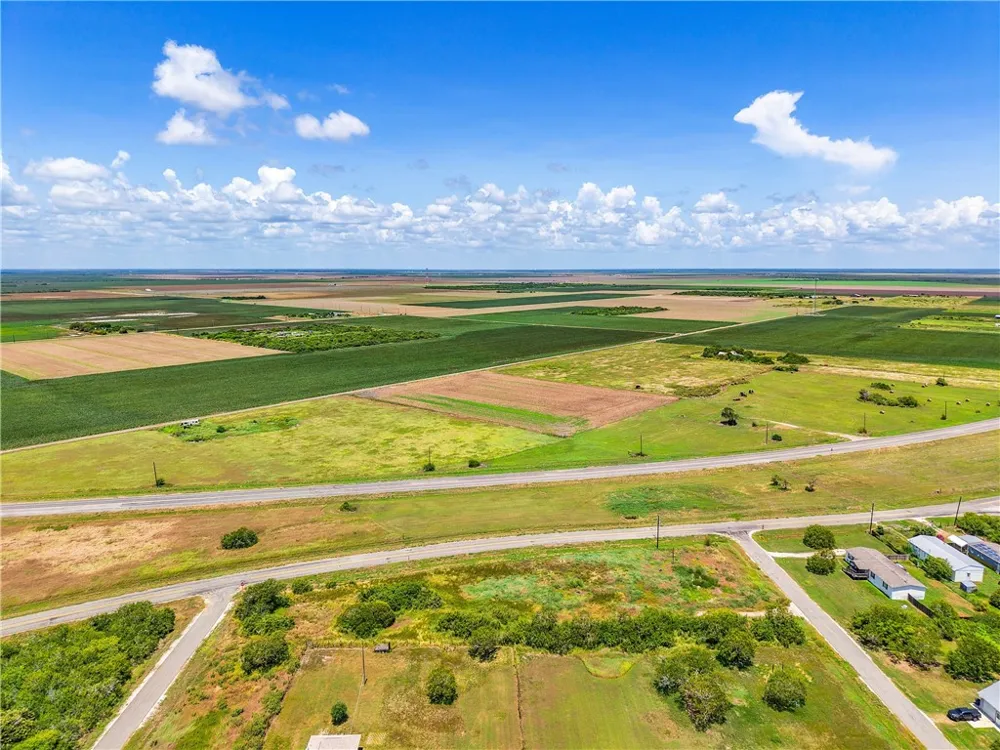 303 Plummer Avenue Bayside, TX 78340