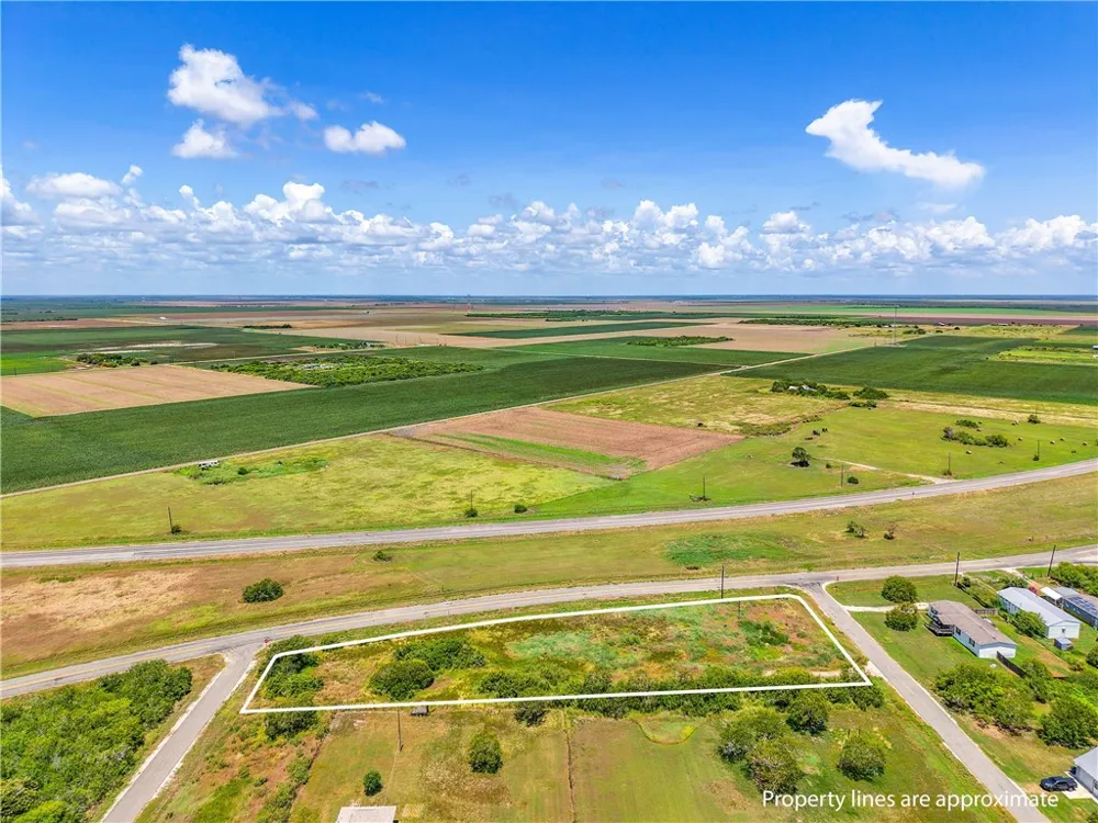 303 Plummer Avenue Bayside, TX 78340