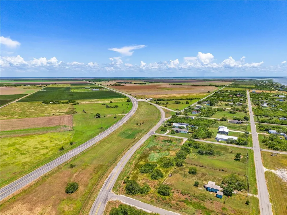 303 Plummer Avenue Bayside, TX 78340
