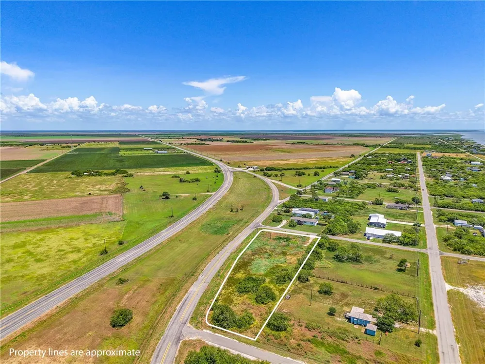 303 Plummer Avenue Bayside, TX 78340