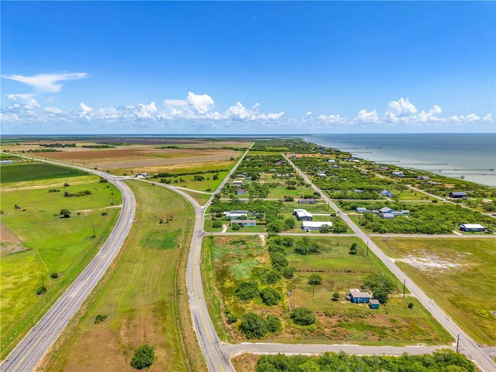 303 Plummer Avenue Bayside, TX 78340