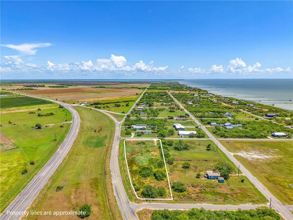 303 Plummer Avenue Bayside, TX 78340