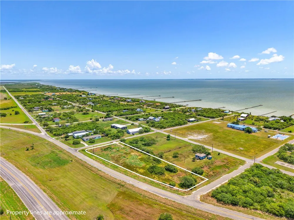 303 Plummer Avenue Bayside, TX 78340