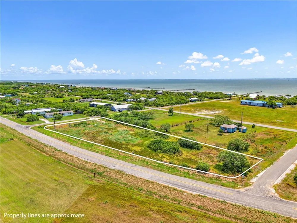303 Plummer Avenue Bayside, TX 78340