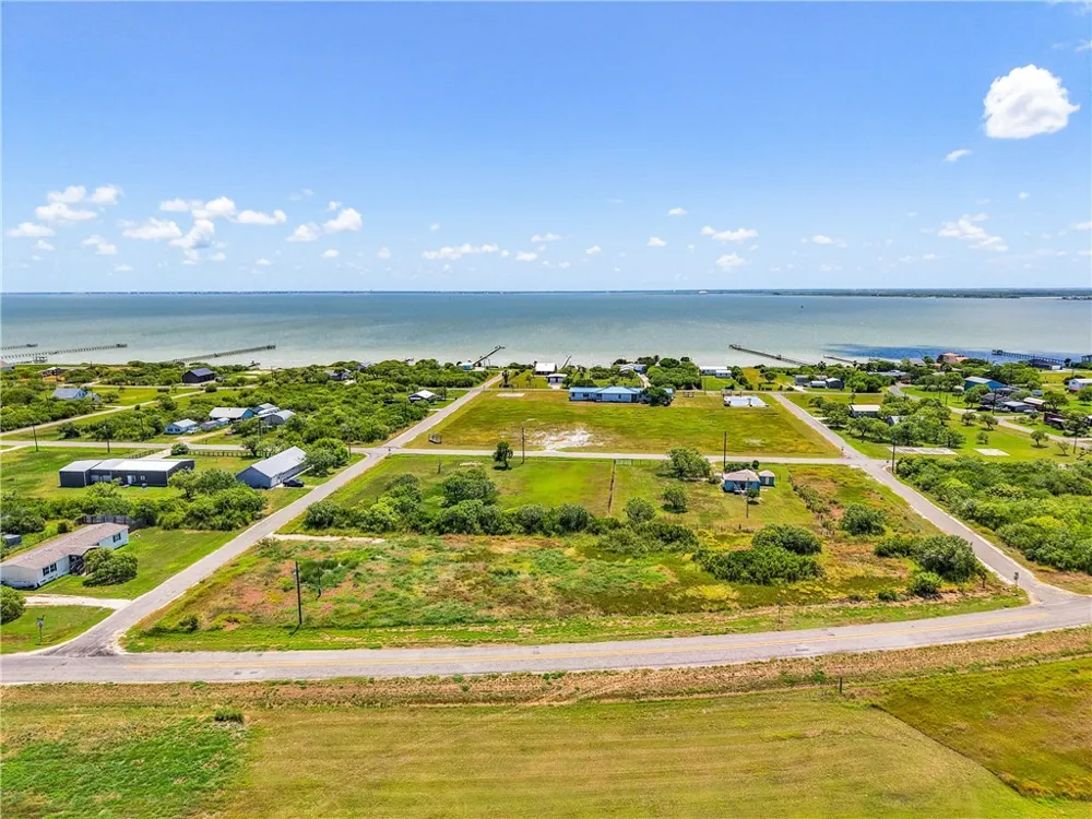 303 Plummer Avenue Bayside, TX 78340