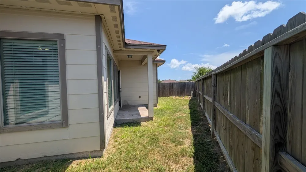 2810 Lake Tranquility Circle Corpus Christi, TX 78414