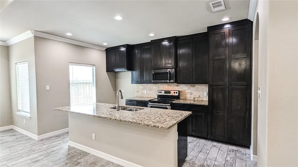 2810 Lake Tranquility Circle Corpus Christi, TX 78414
