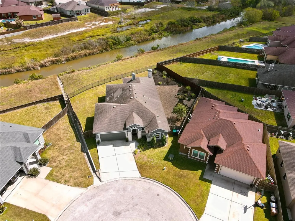 2810 Lake Tranquility Circle Corpus Christi, TX 78414