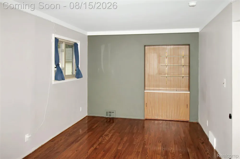 18727 Marquette Street Roseville City, MI 48066