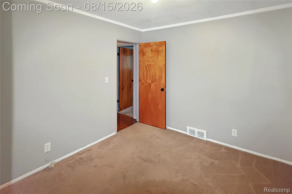 18727 Marquette Street Roseville City, MI 48066