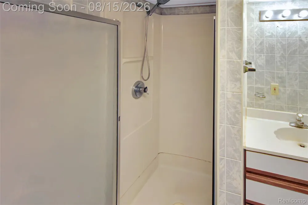 18727 Marquette Street Roseville City, MI 48066