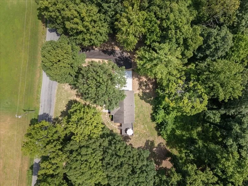 5913 Huffman Rd Goodlettsville, TN 37072