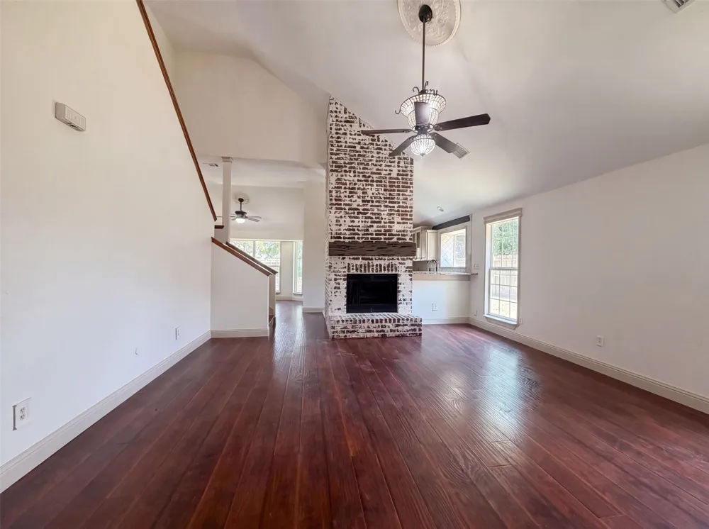 6315 Meadow Glen Drive Arlington, TX 76018