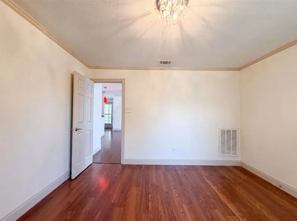 6315 Meadow Glen Drive Arlington, TX 76018