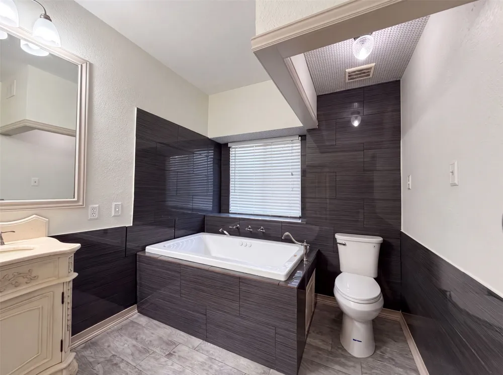 6315 Meadow Glen Drive Arlington, TX 76018