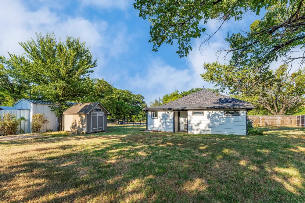 310 North Road Kennedale, TX 76060