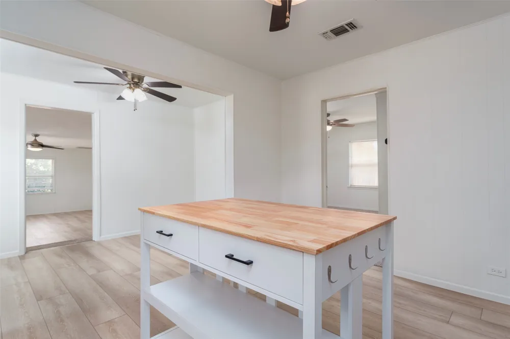 310 North Road Kennedale, TX 76060