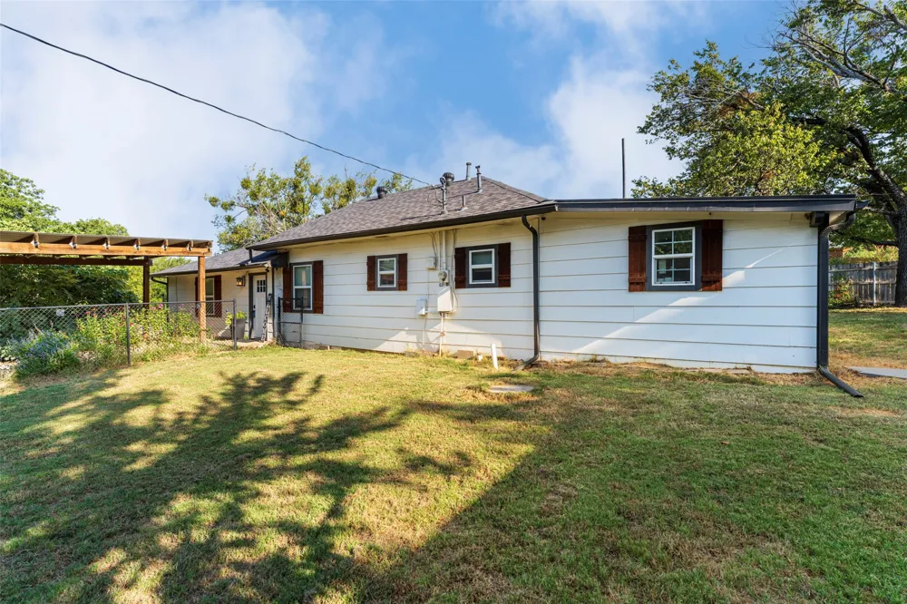 310 North Road Kennedale, TX 76060