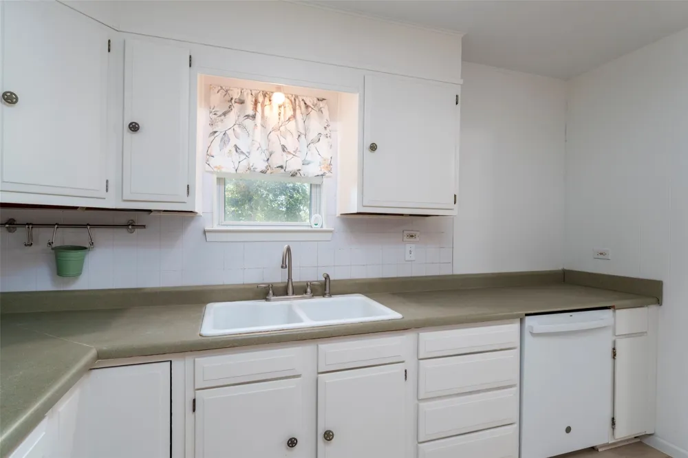 310 North Road Kennedale, TX 76060