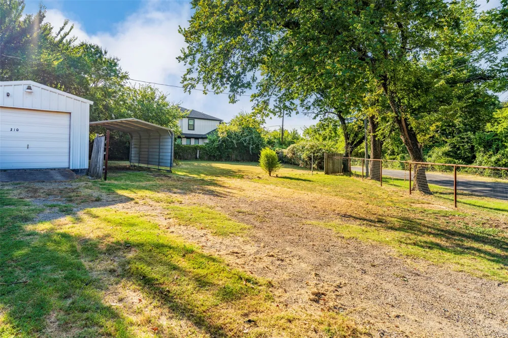 310 North Road Kennedale, TX 76060