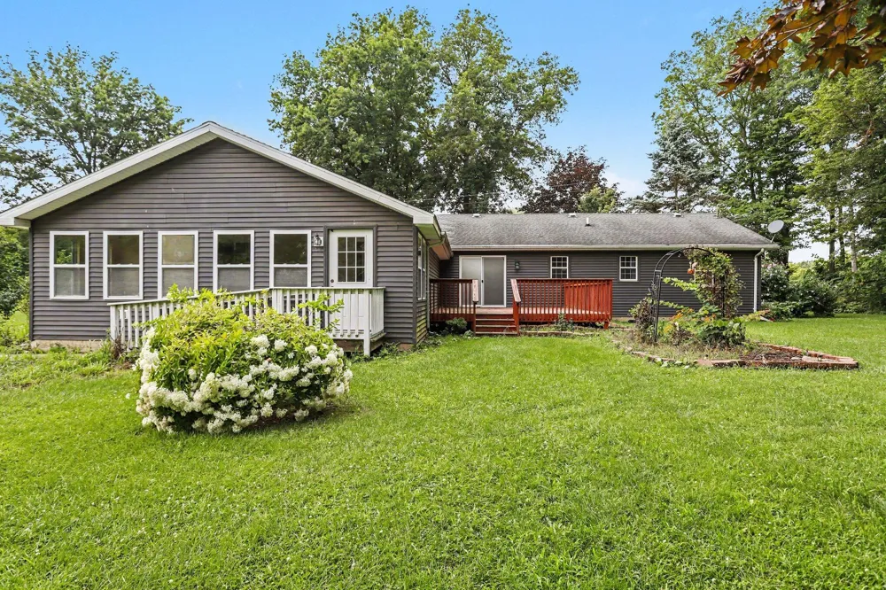 47059 Cr-215 Lawrence, MI 49064
