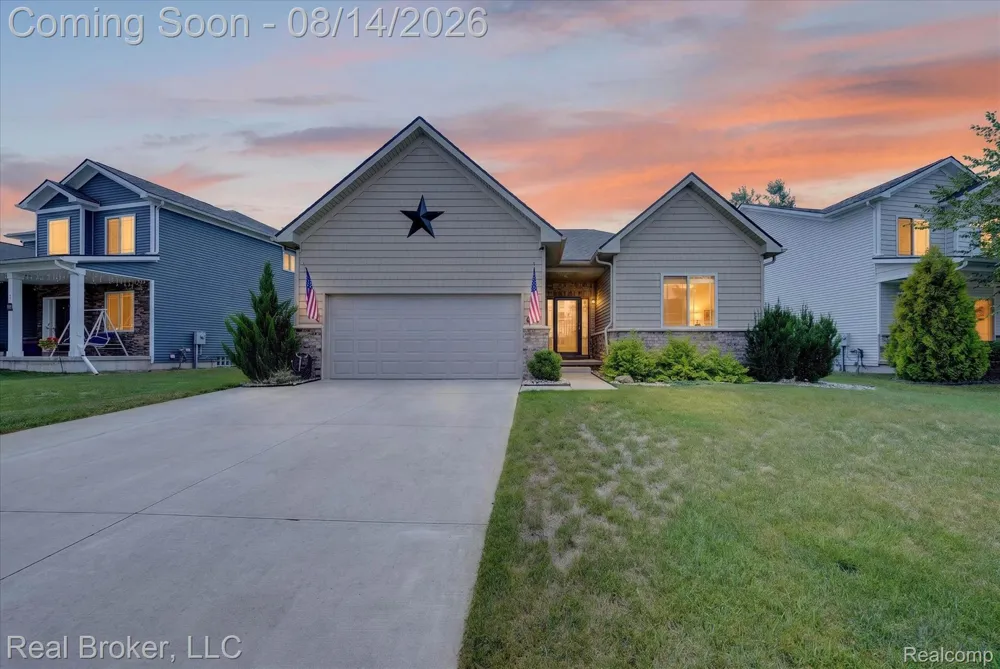 322 Hidden River E Holly Township, MI 48442