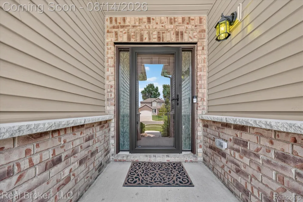 322 Hidden River E Holly Township, MI 48442
