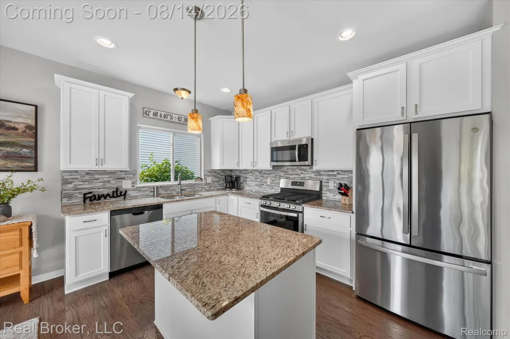322 Hidden River E Holly Township, MI 48442
