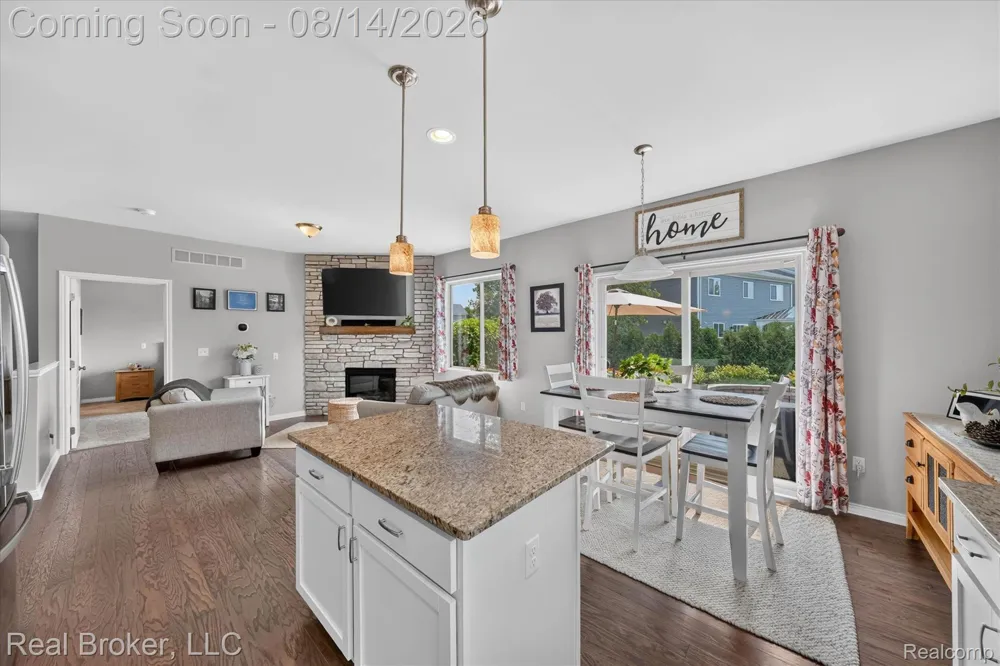 322 Hidden River E Holly Township, MI 48442