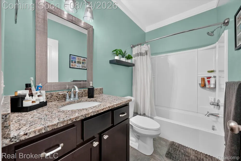 322 Hidden River E Holly Township, MI 48442