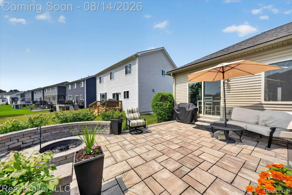 322 Hidden River E Holly Township, MI 48442