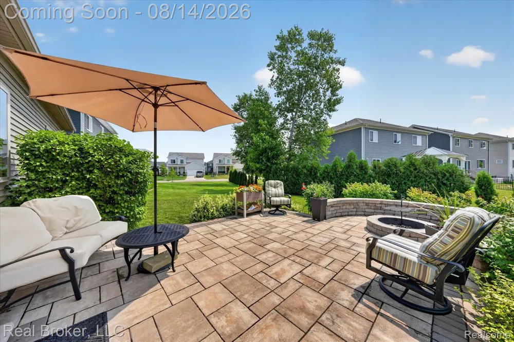 322 Hidden River E Holly Township, MI 48442